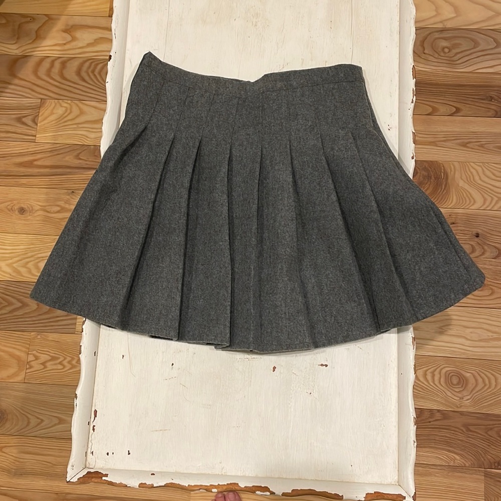 Grey pleated skirt size medium